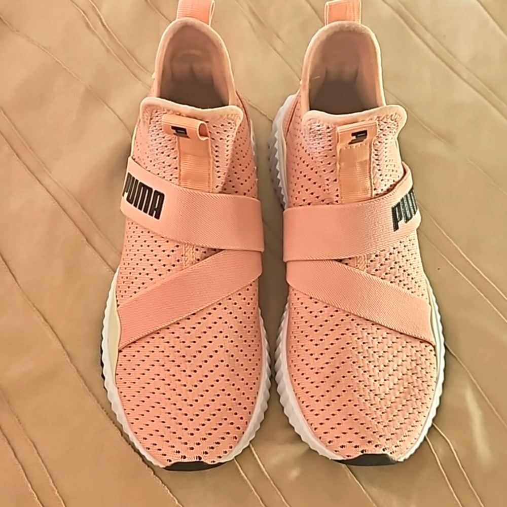 FENTY PUMA Women Mid Sneakers